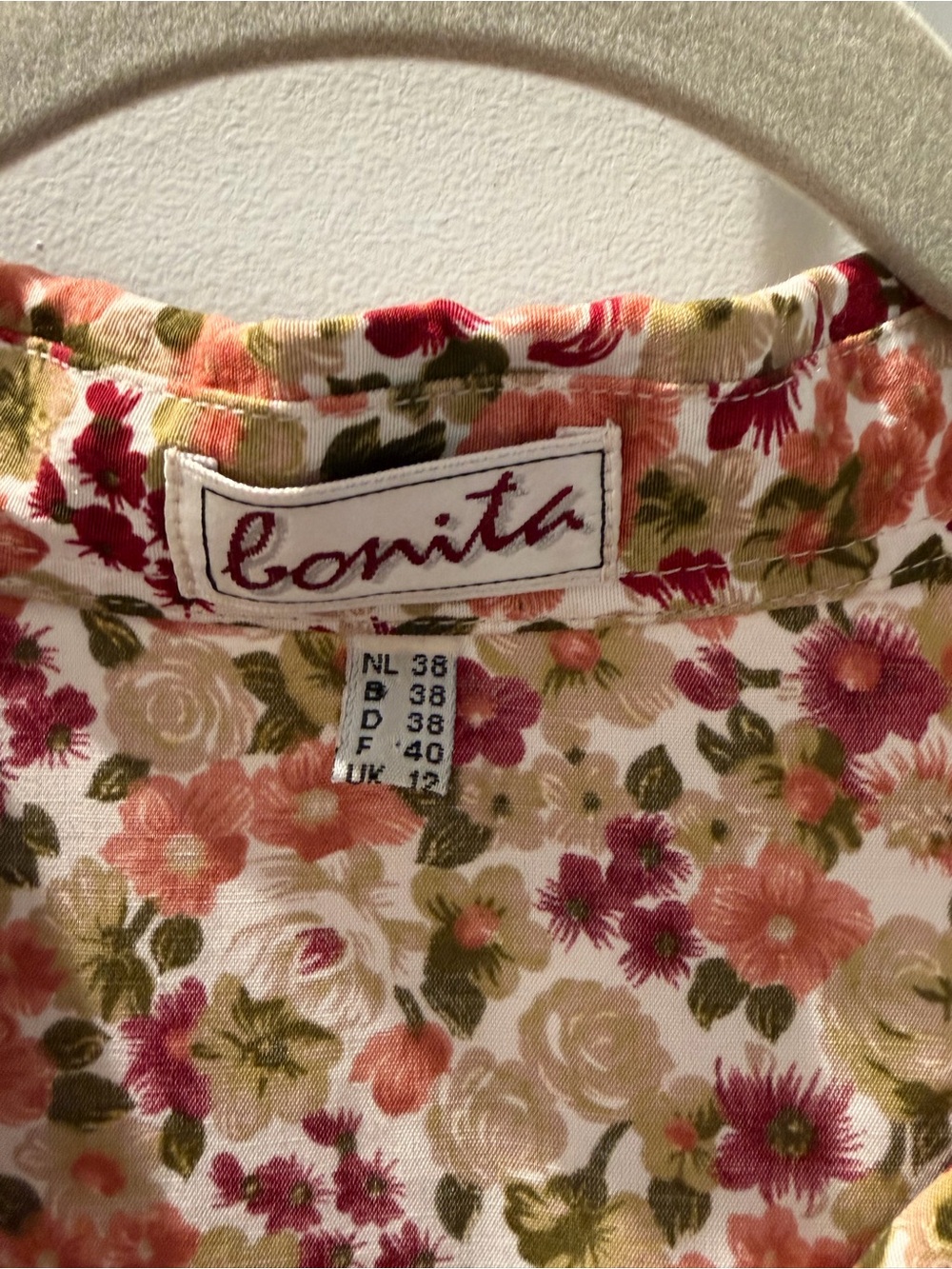 Bonita Floral Blouse | Romantic Botanical Viscose Button-Up Top Size 8 - Picture 3 of 5